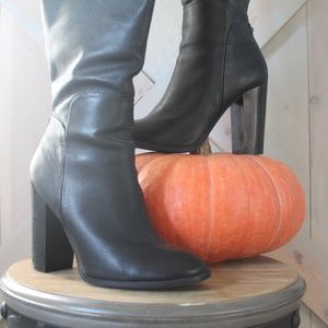 liz & co Tall black leather boot with heel 7/7.5